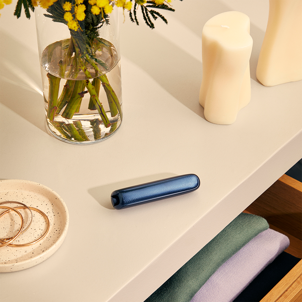 Ploom AURA front panel Navy Blue Augmented Pattern accessory on device