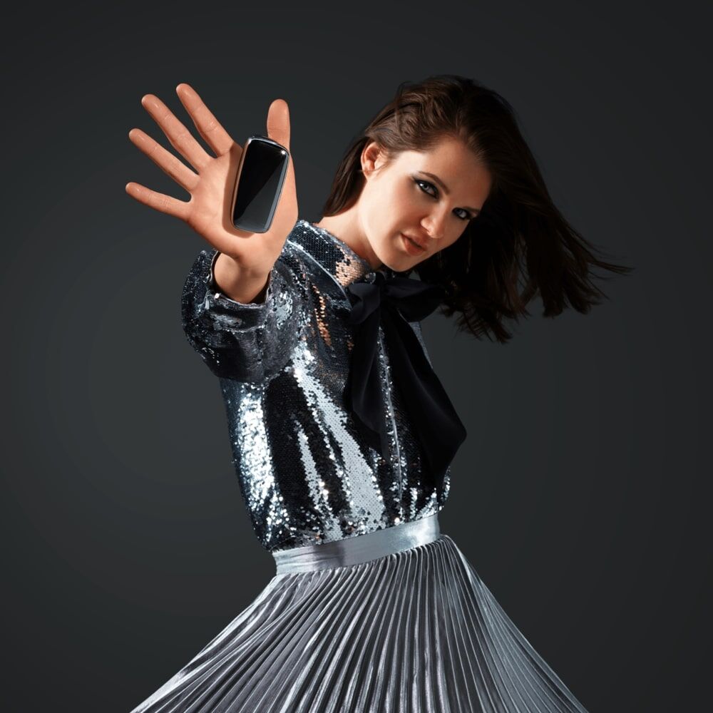 Ploom X Advanced slate grey lifestyle
